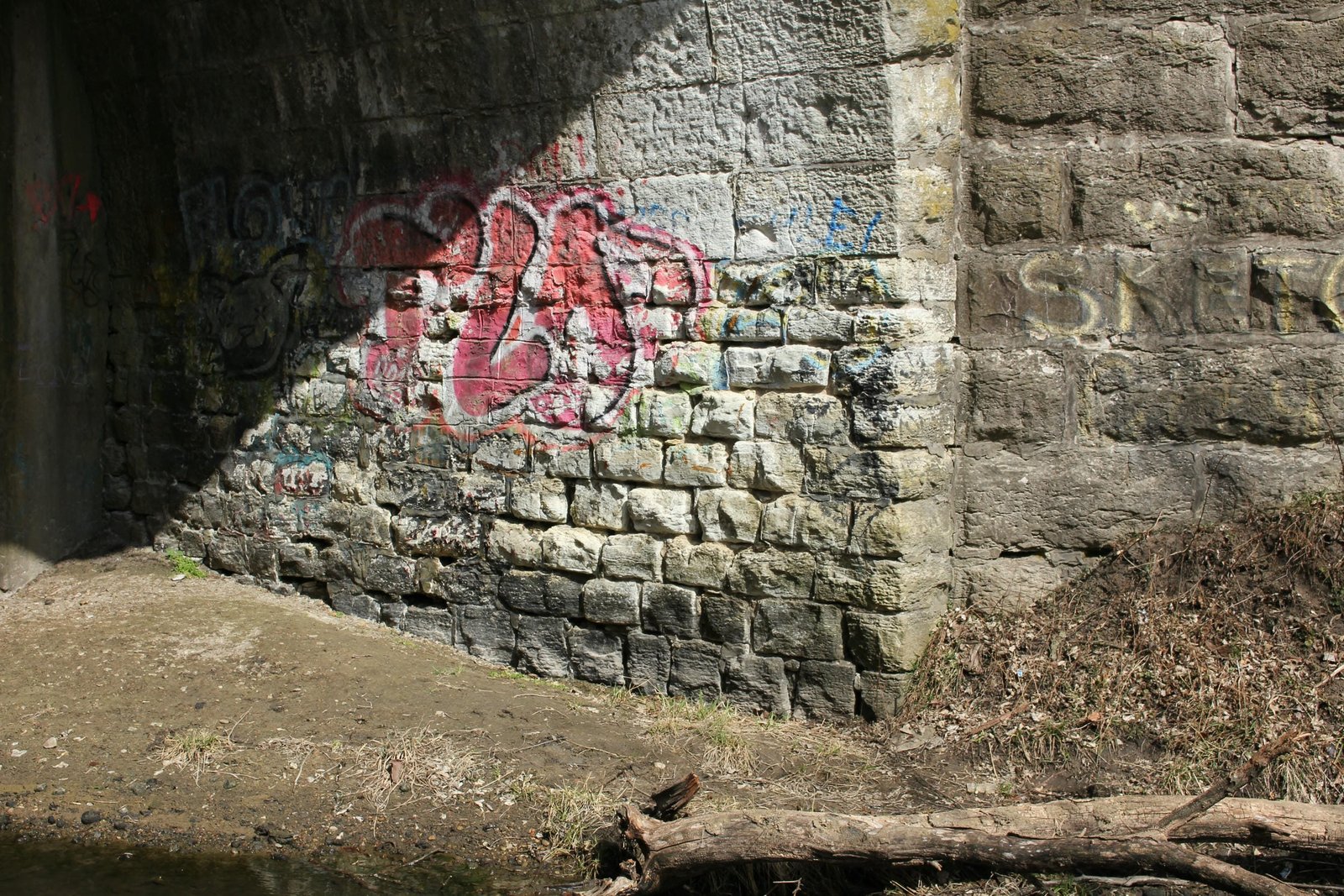 North abutment